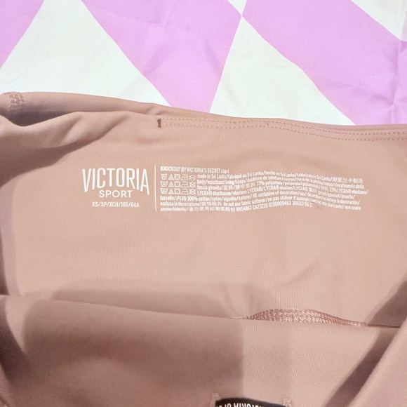 Victoria Sport Knockout High-Rise Capri Leggings - Rose Mauve - XS - Picture 5 of 16